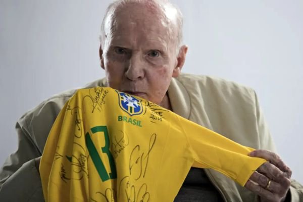 Luto no Futebol Brasileiro Zagallo falece aos 92 anos